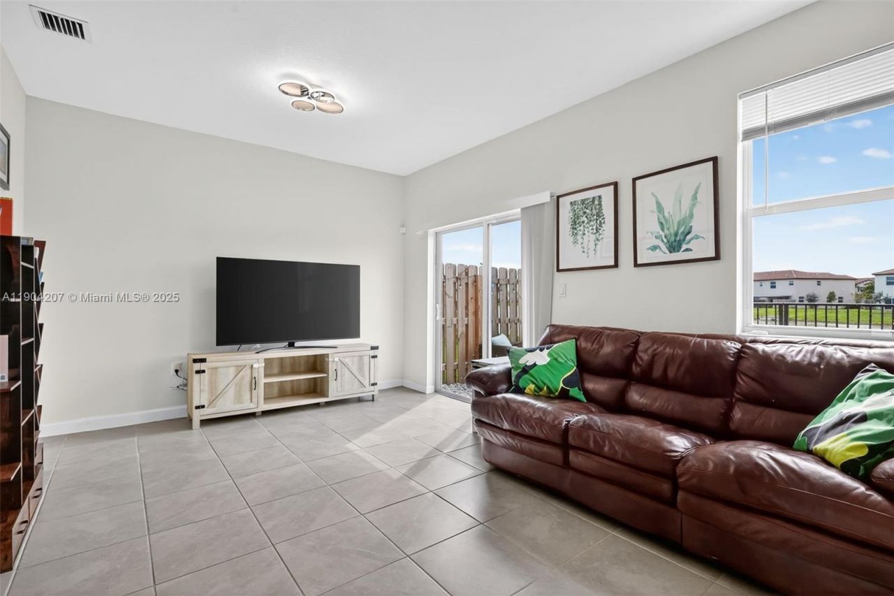 12936 NW 22nd Pl, Miami, FL 33167 Photo