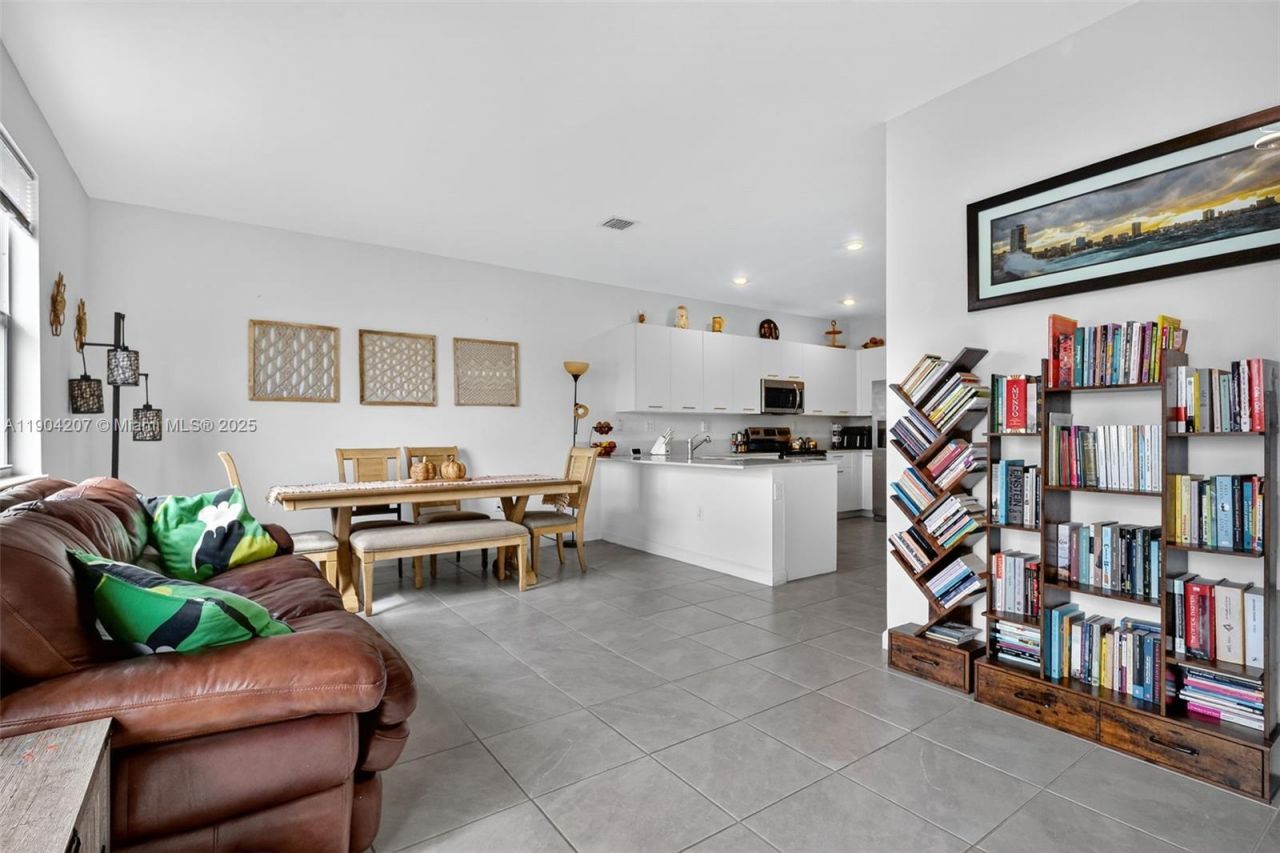 12936 NW 22nd Pl, Miami, FL 33167 Photo