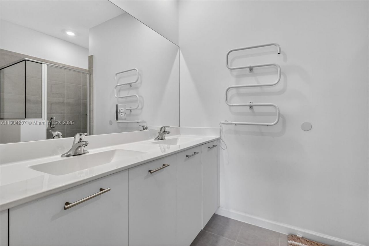 12936 NW 22nd Pl, Miami, FL 33167 Photo