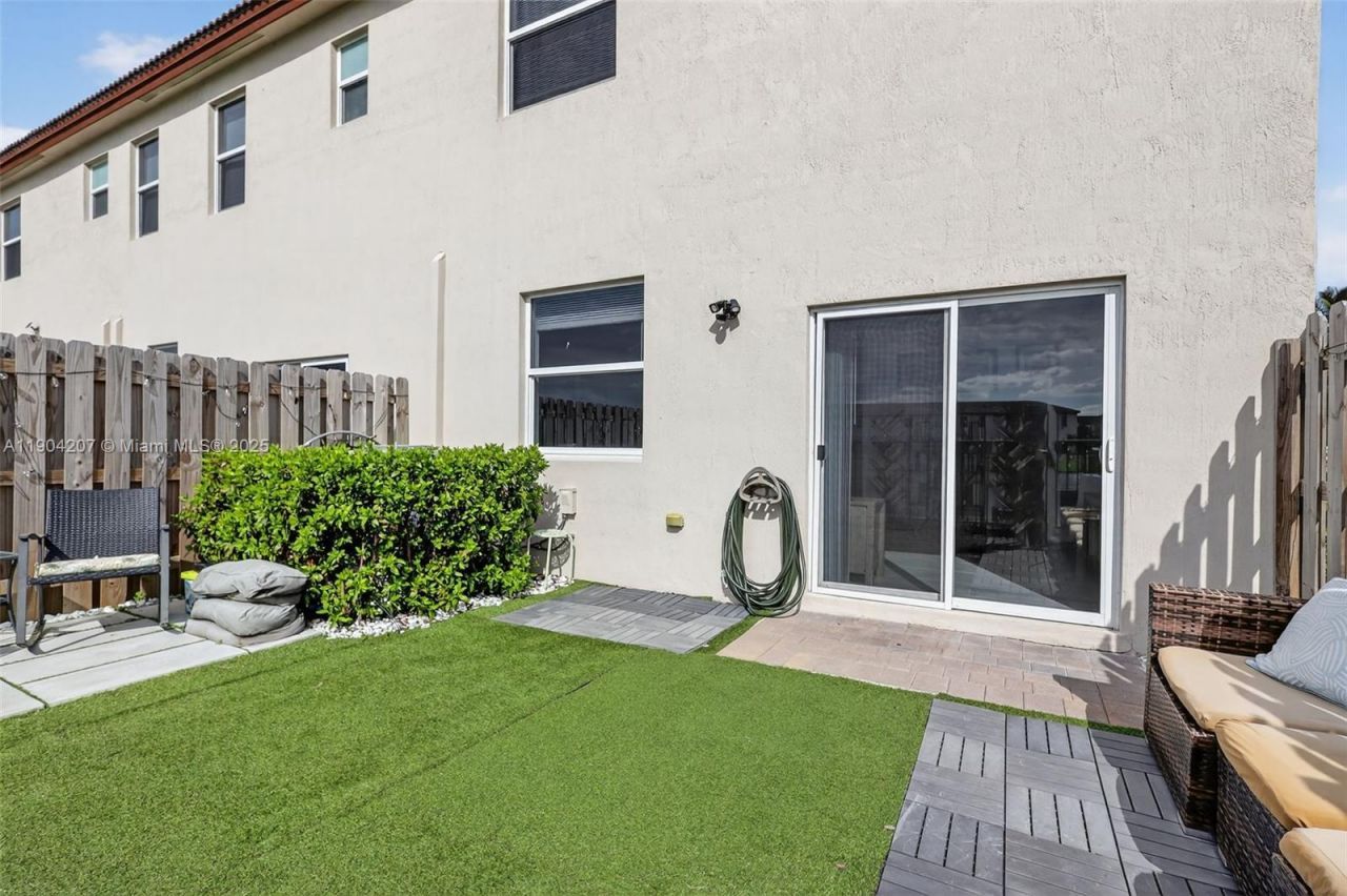 12936 NW 22nd Pl, Miami, FL 33167 Photo