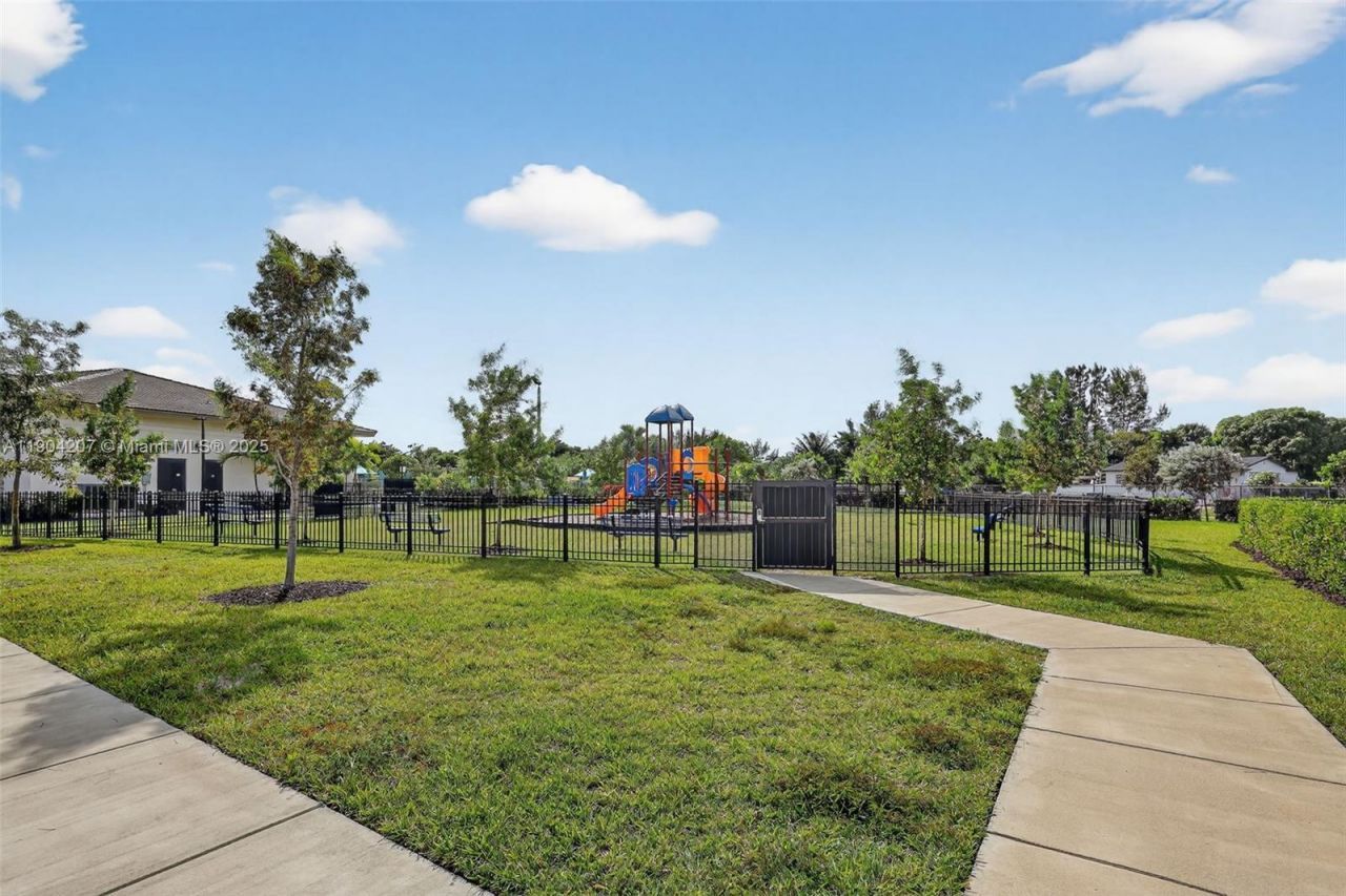 12936 NW 22nd Pl, Miami, FL 33167 Photo