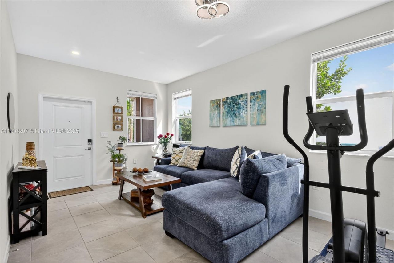 12936 NW 22nd Pl, Miami, FL 33167 Photo