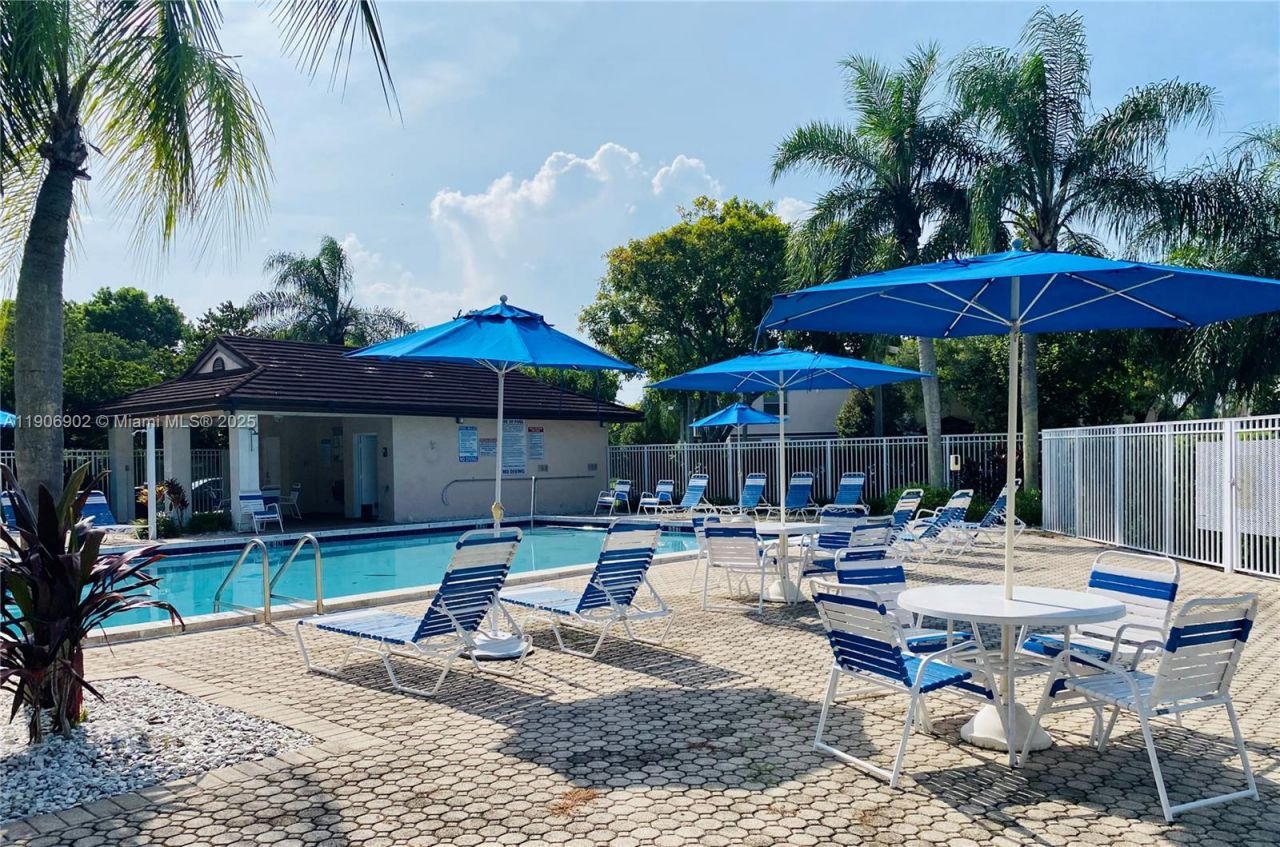 11232 SW 12th St, Unit 101, Pembroke Pines, FL 33025 Photo