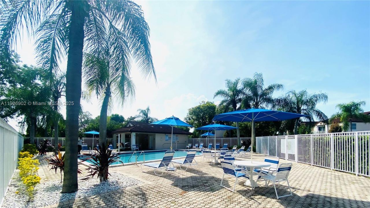 11232 SW 12th St, Unit 101, Pembroke Pines, FL 33025 Photo