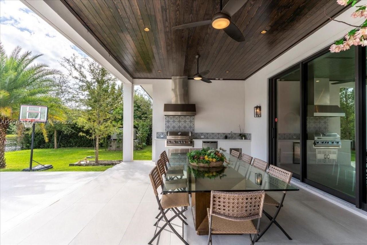 11907 SW 70th Ave, Pinecrest, FL 33156 Photo