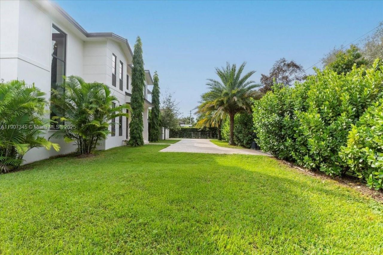 11907 SW 70th Ave, Pinecrest, FL 33156 Photo