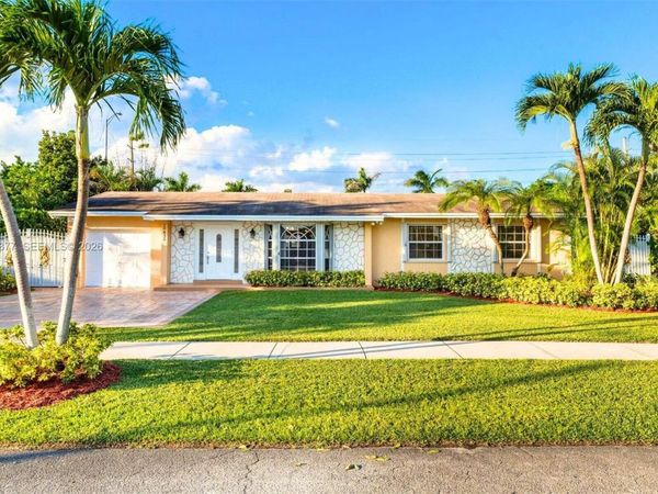 10835 SW 152nd Ter, Miami, FL 33157