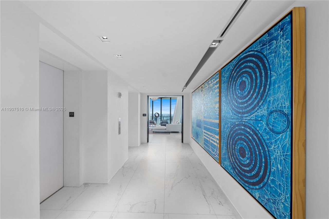 1000 Biscayne Blvd, Unit LPH 4901, Miami, FL 33132 Photo