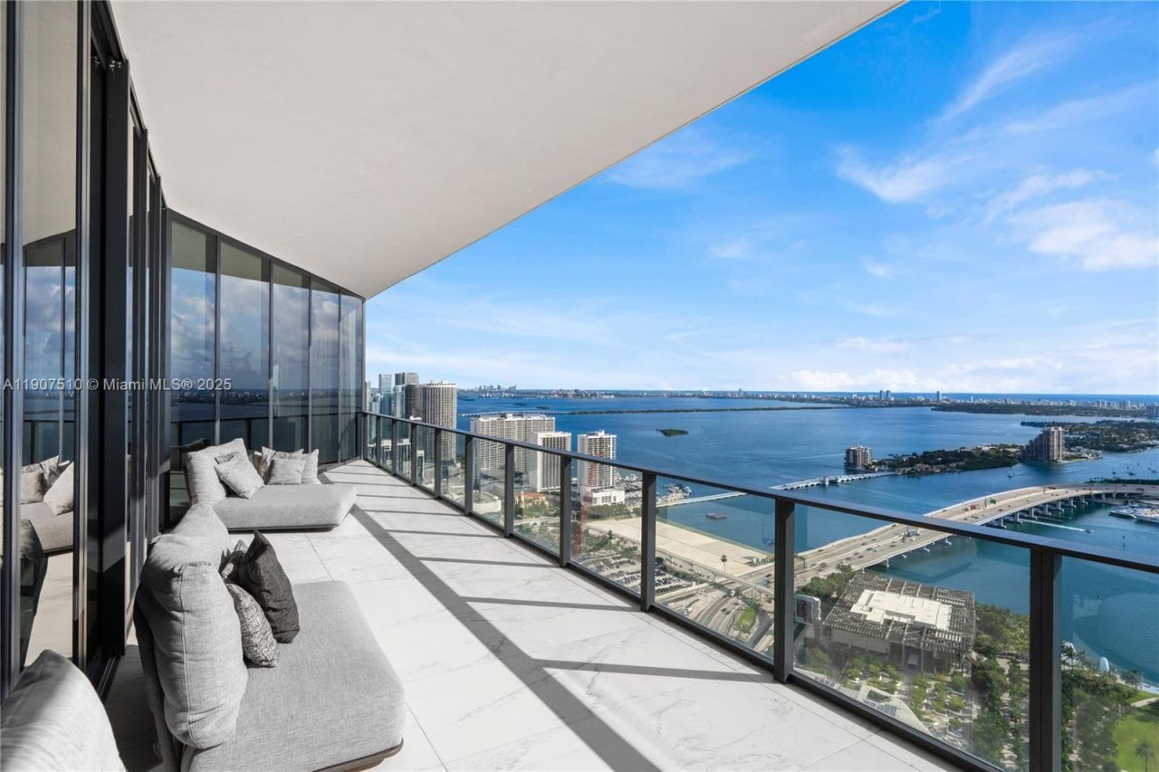 1000 Biscayne Blvd, Unit LPH 4901, Miami, FL 33132 Photo