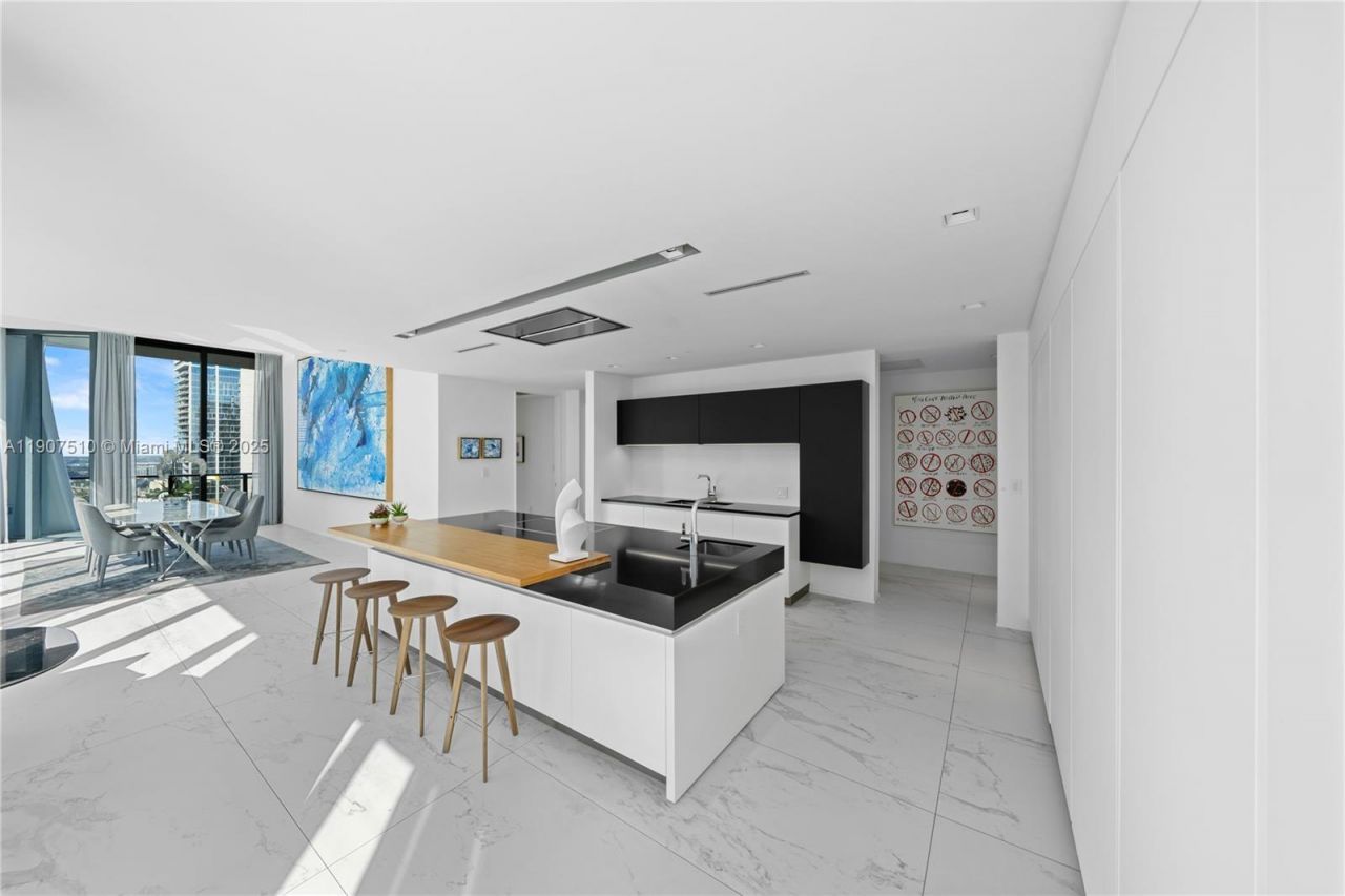 1000 Biscayne Blvd, Unit LPH 4901, Miami, FL 33132 Photo