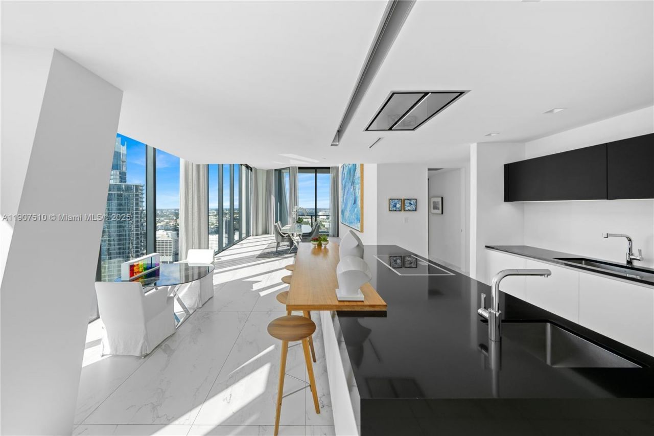 1000 Biscayne Blvd, Unit LPH 4901, Miami, FL 33132 Photo