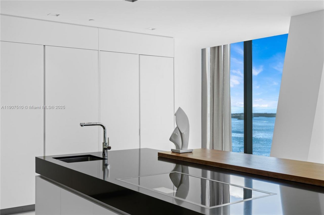 1000 Biscayne Blvd, Unit LPH 4901, Miami, FL 33132 Photo