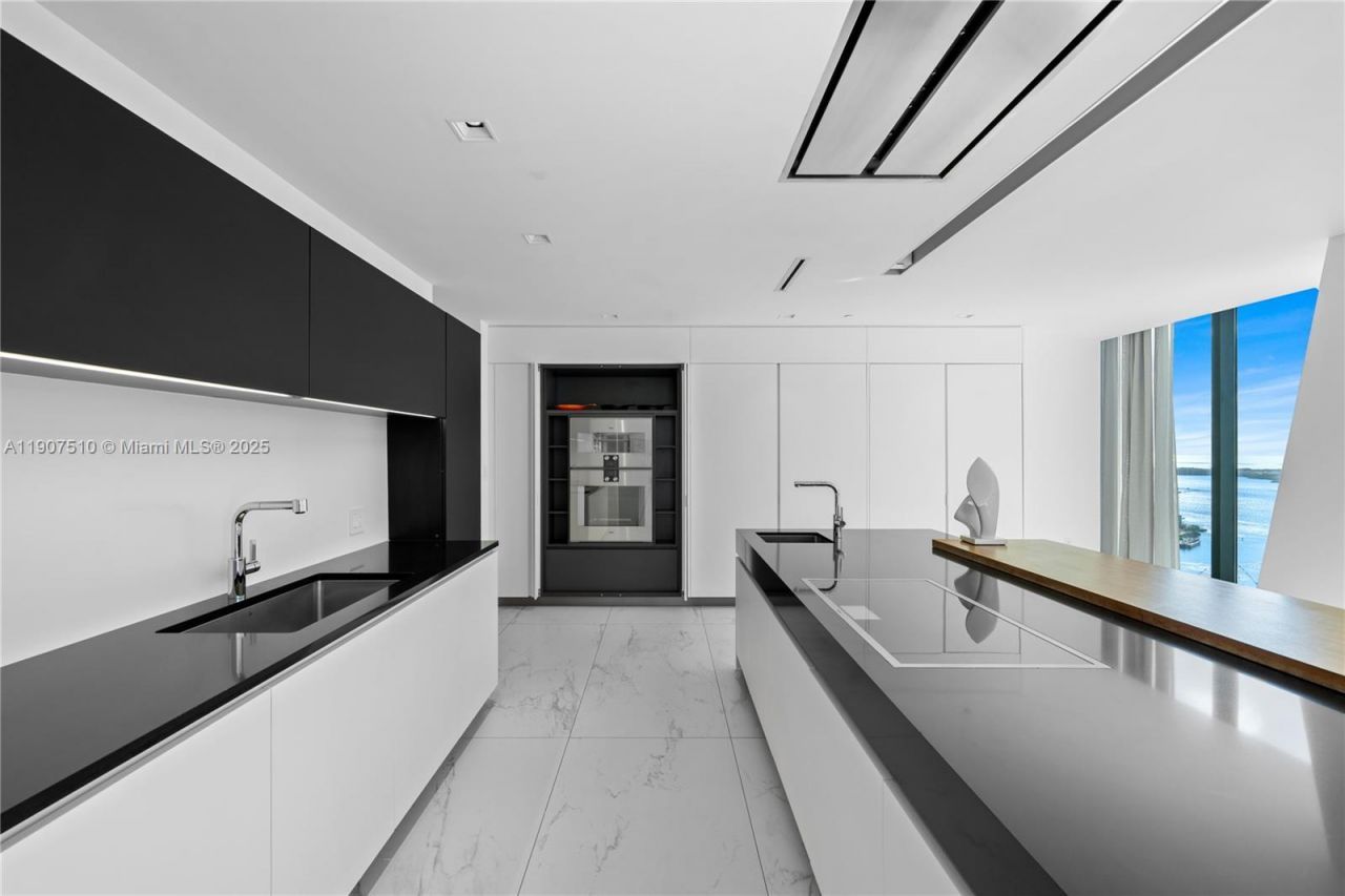 1000 Biscayne Blvd, Unit LPH 4901, Miami, FL 33132 Photo