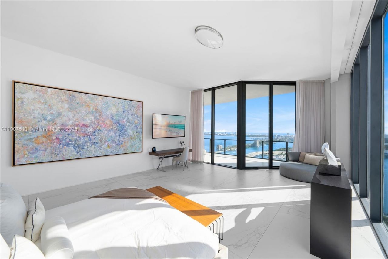 1000 Biscayne Blvd, Unit LPH 4901, Miami, FL 33132 Photo