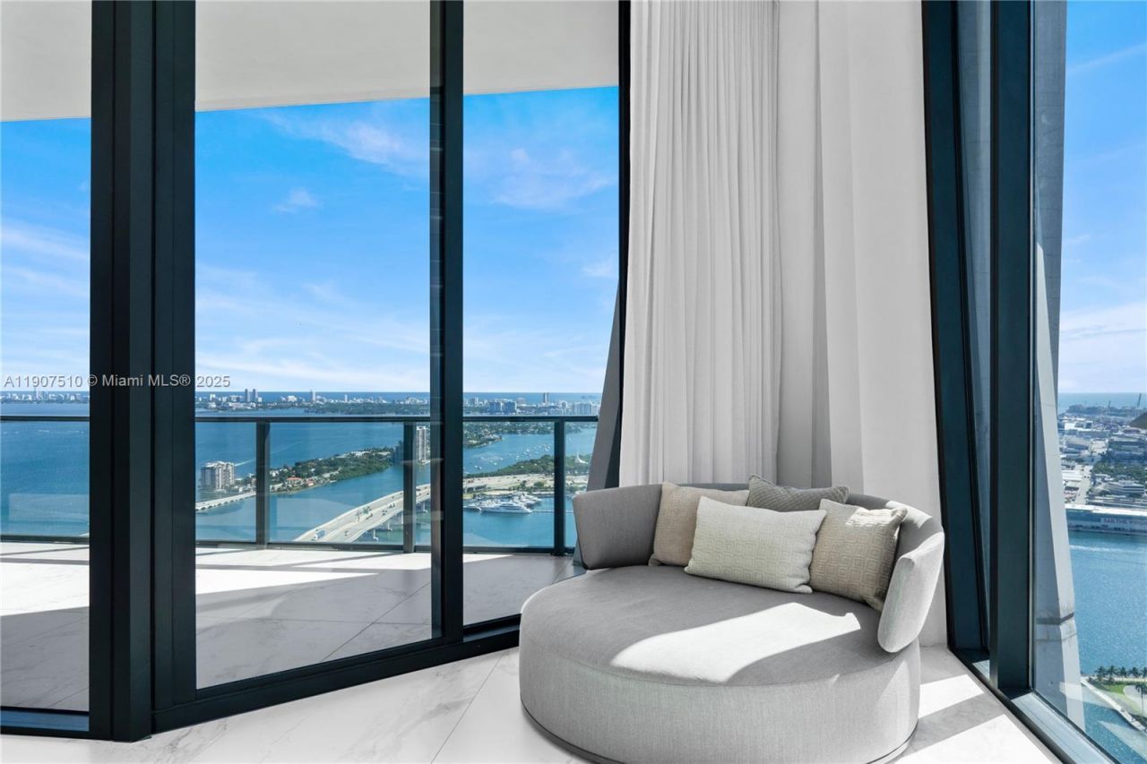 1000 Biscayne Blvd, Unit LPH 4901, Miami, FL 33132 Photo