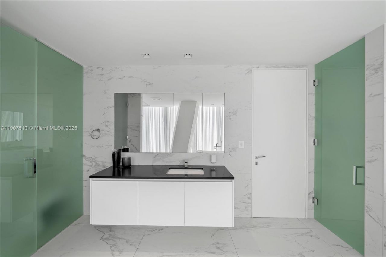 1000 Biscayne Blvd, Unit LPH 4901, Miami, FL 33132 Photo