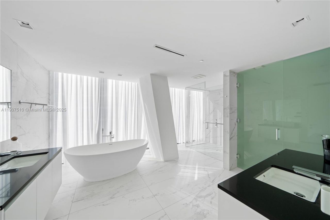 1000 Biscayne Blvd, Unit LPH 4901, Miami, FL 33132 Photo