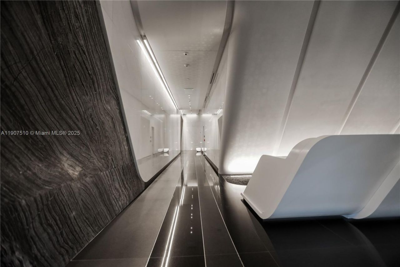 1000 Biscayne Blvd, Unit LPH 4901, Miami, FL 33132 Photo