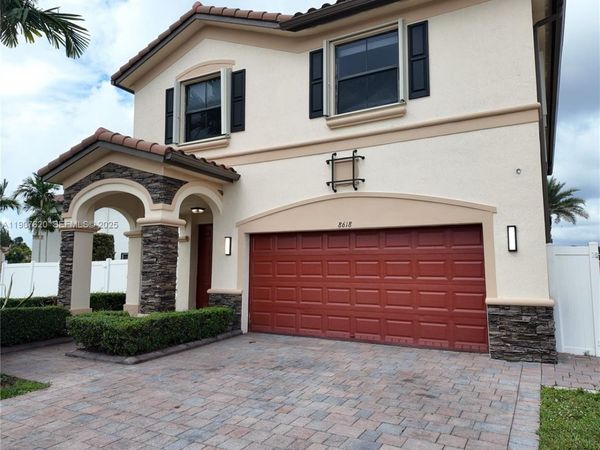 8618 W 33rd Ave, Unit 8618, Hialeah, FL 33018