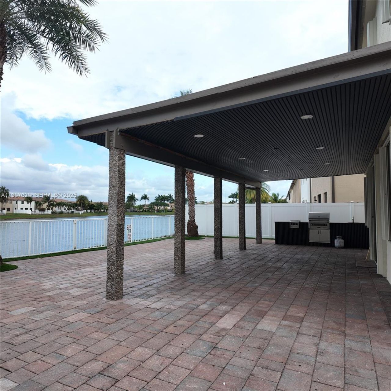 8618 W 33rd Ave, Unit 8618, Hialeah, FL 33018 Photo