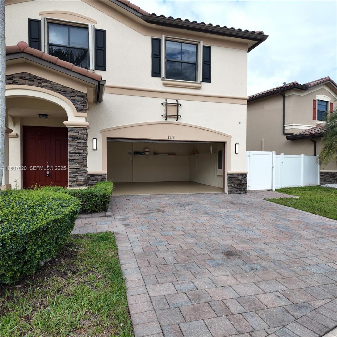 8618 W 33rd Ave, Unit 8618, Hialeah, FL 33018 Photo