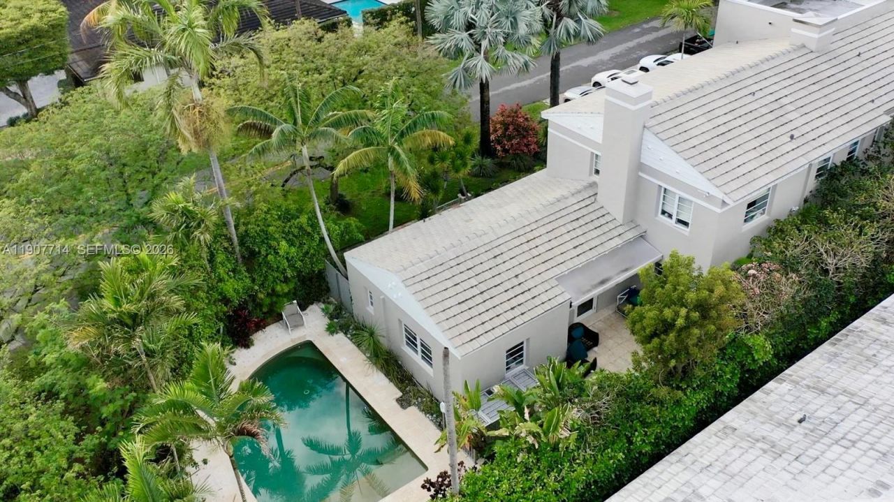 4805 Cherokee Ave, Miami Beach, FL 33140 Photo