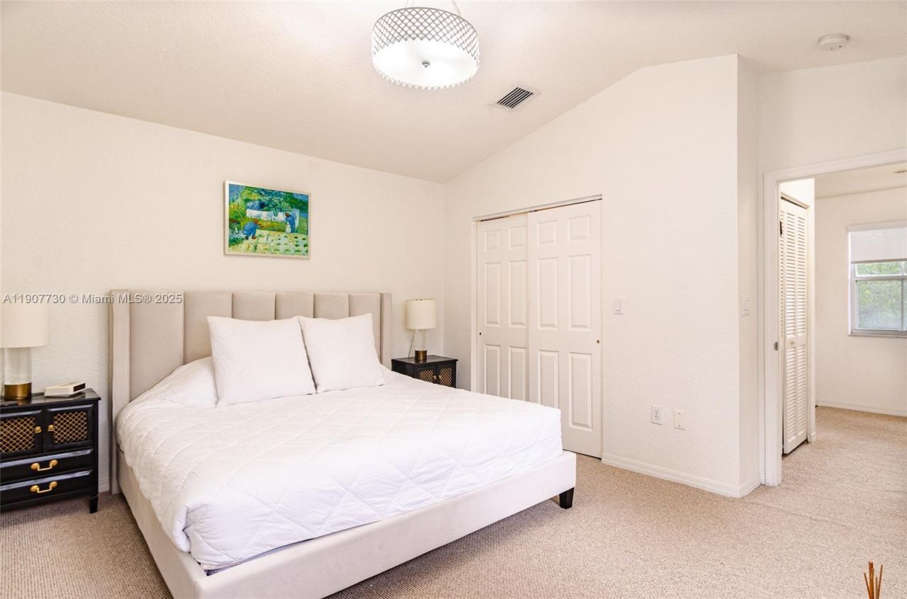 1115 Cherrypalm, Hollywood, FL 33019 Photo