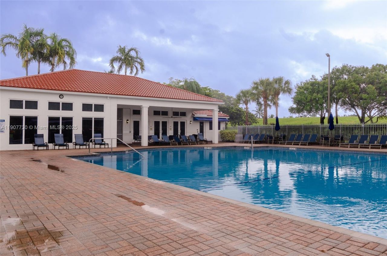 1115 Cherrypalm, Hollywood, FL 33019 Photo