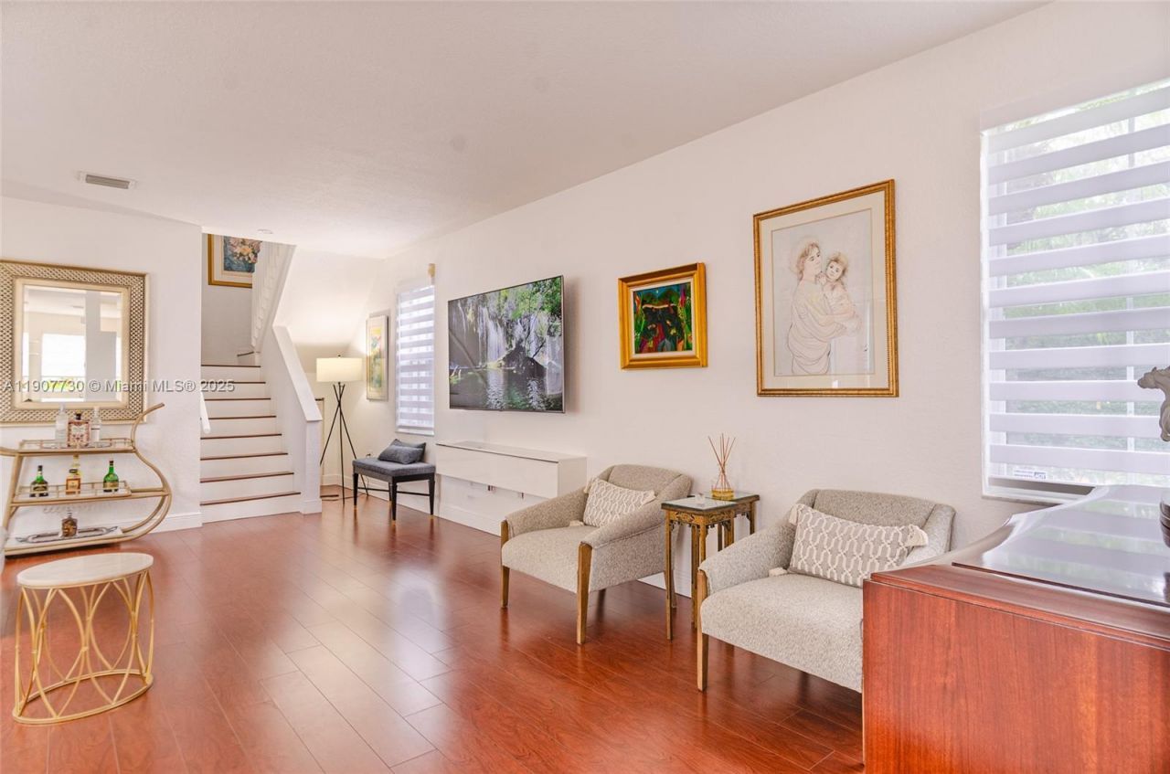 1115 Cherrypalm, Hollywood, FL 33019 Photo