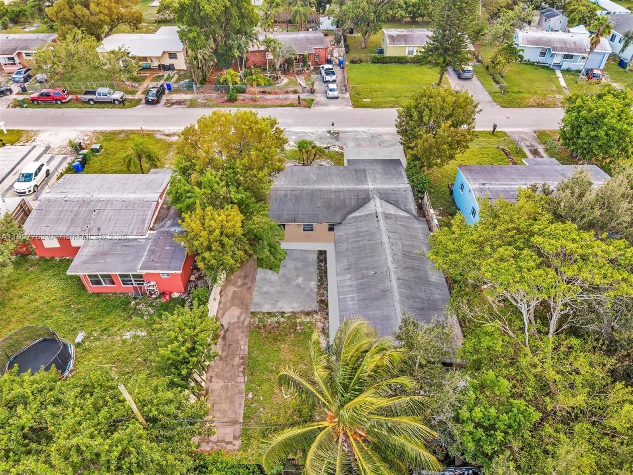 1307 NW 11 Street, Fort Lauderdale, FL 33311 Photo