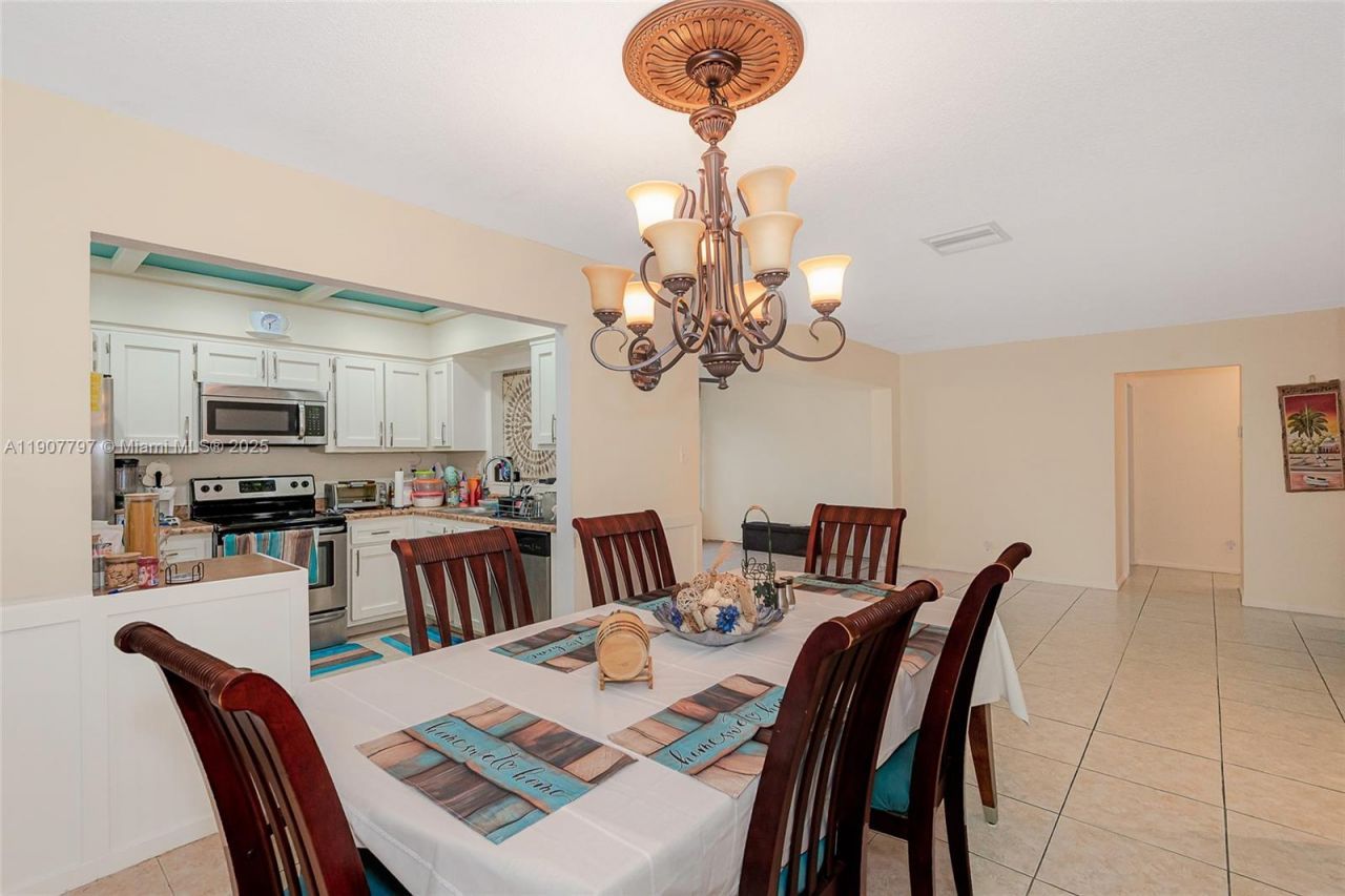 6903 NW 74th Pl, Tamarac, FL 33321 Photo