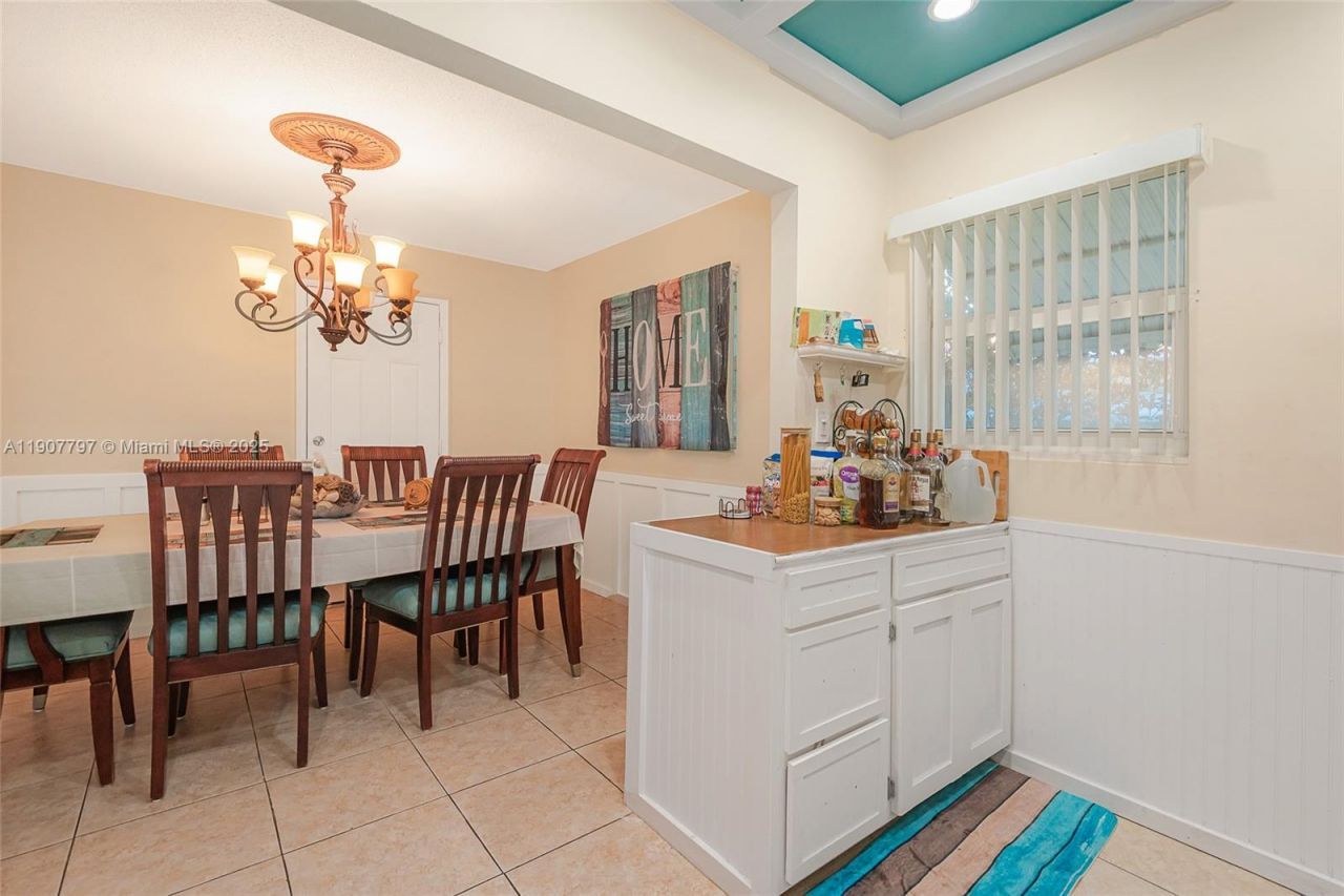 6903 NW 74th Pl, Tamarac, FL 33321 Photo