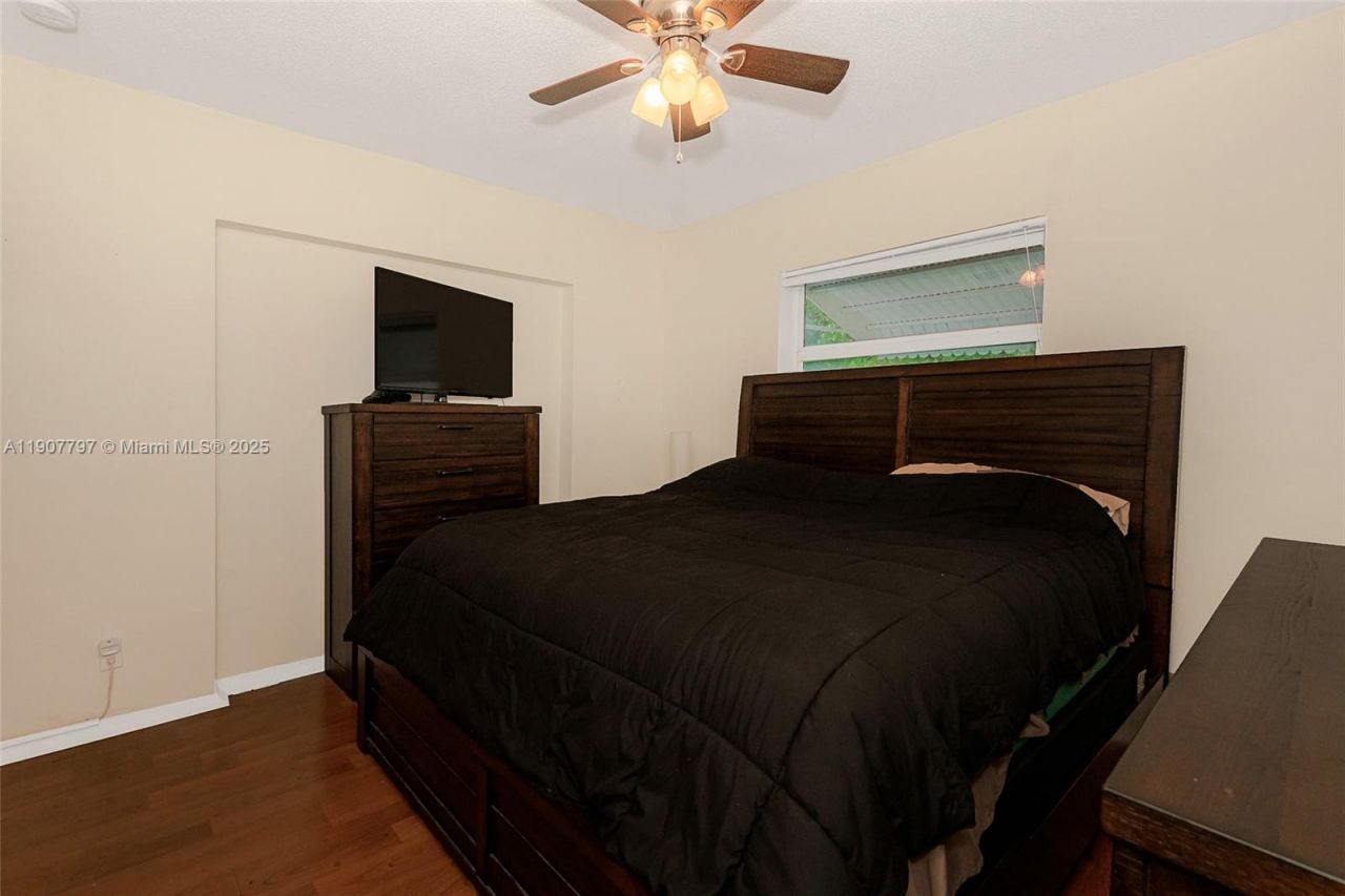 6903 NW 74th Pl, Tamarac, FL 33321 Photo