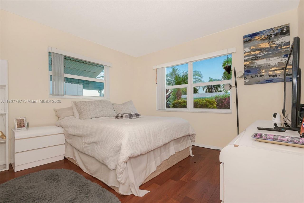 6903 NW 74th Pl, Tamarac, FL 33321 Photo