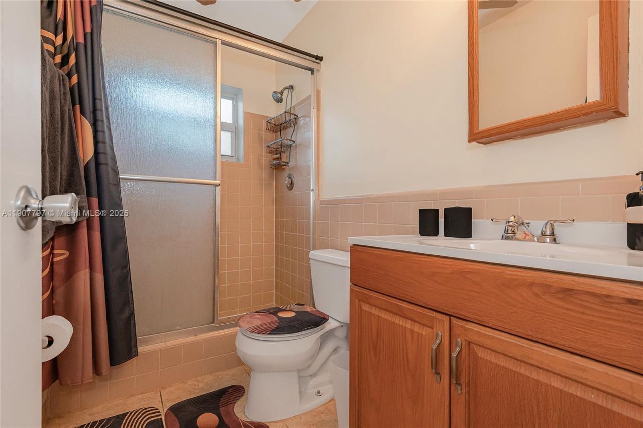 6903 NW 74th Pl, Tamarac, FL 33321 Photo