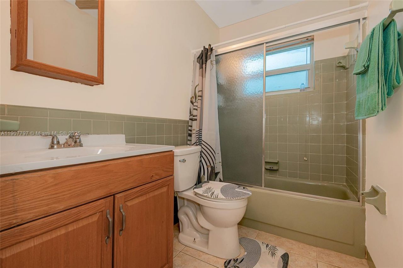 6903 NW 74th Pl, Tamarac, FL 33321 Photo