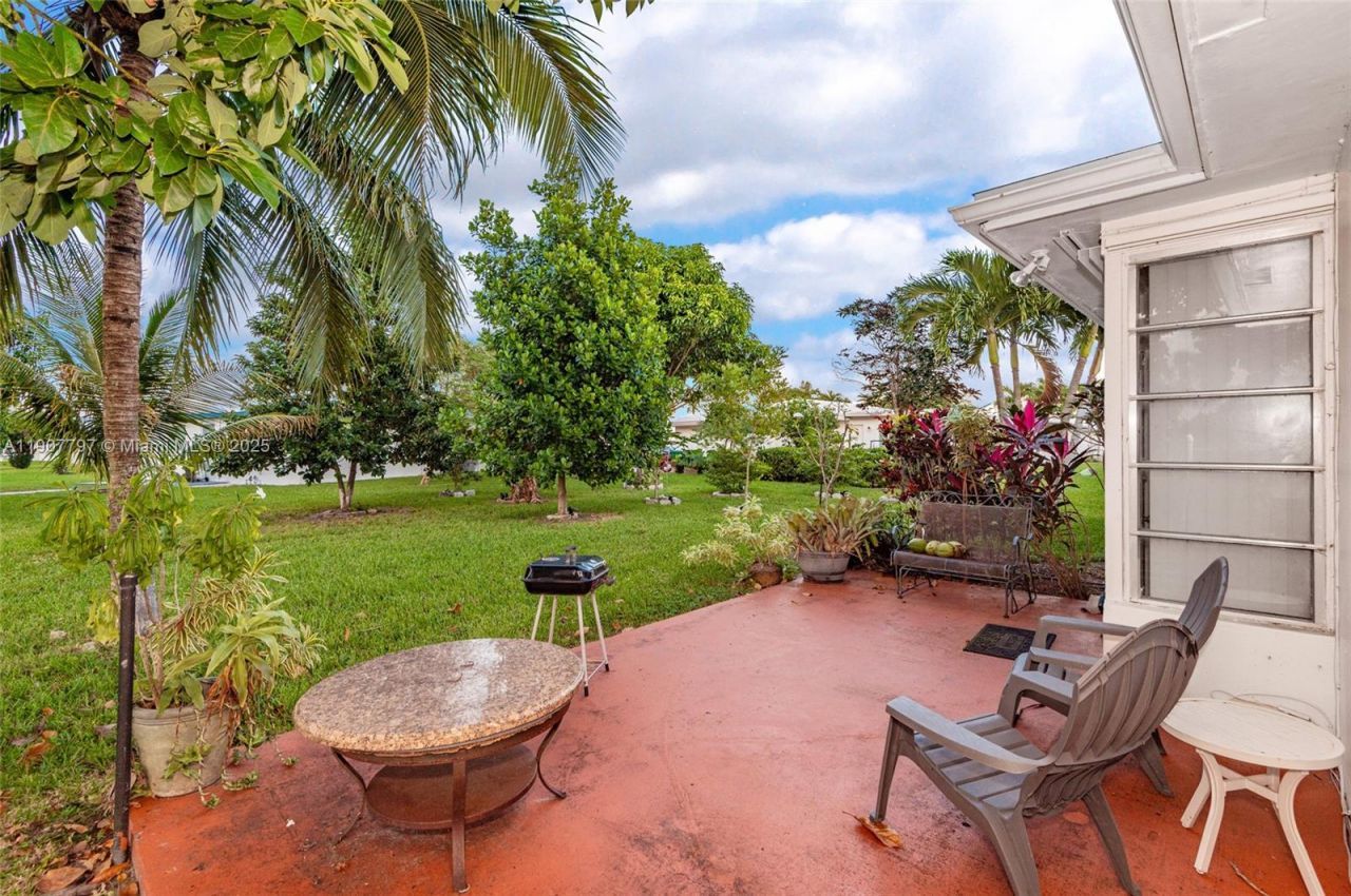 6903 NW 74th Pl, Tamarac, FL 33321 Photo