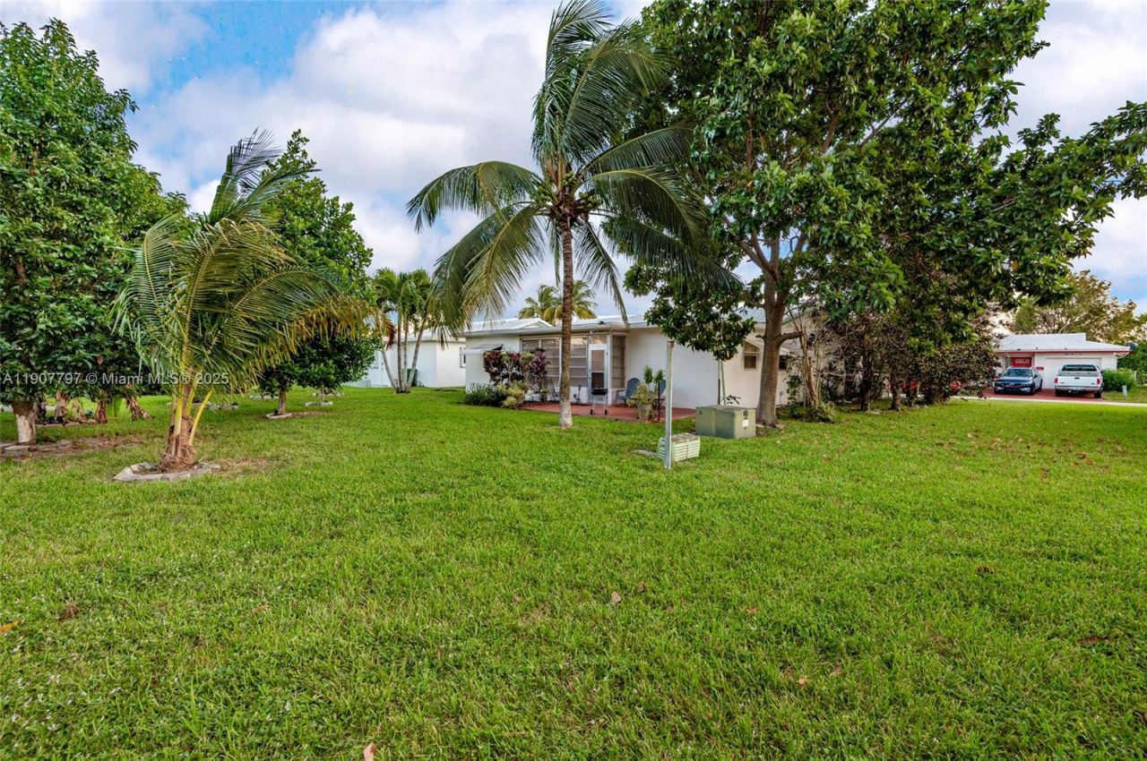6903 NW 74th Pl, Tamarac, FL 33321 Photo