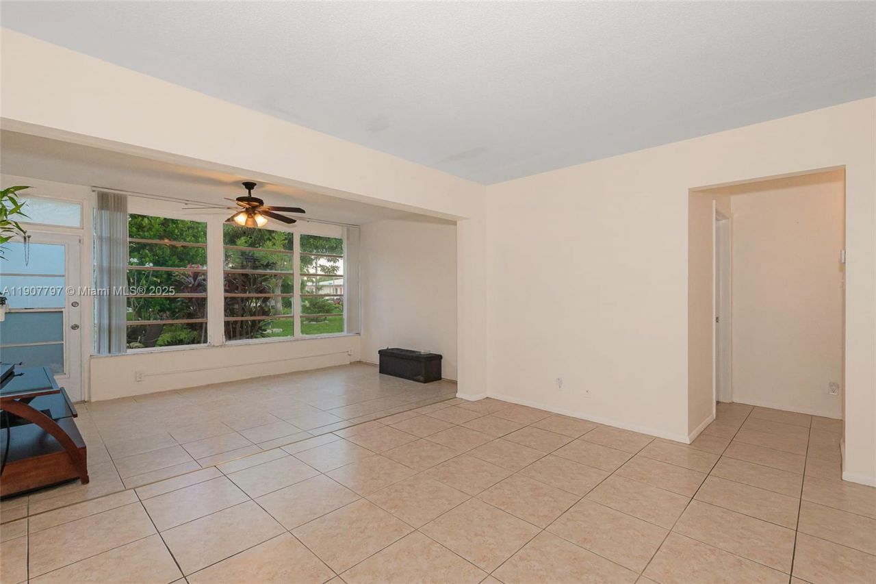 6903 NW 74th Pl, Tamarac, FL 33321 Photo