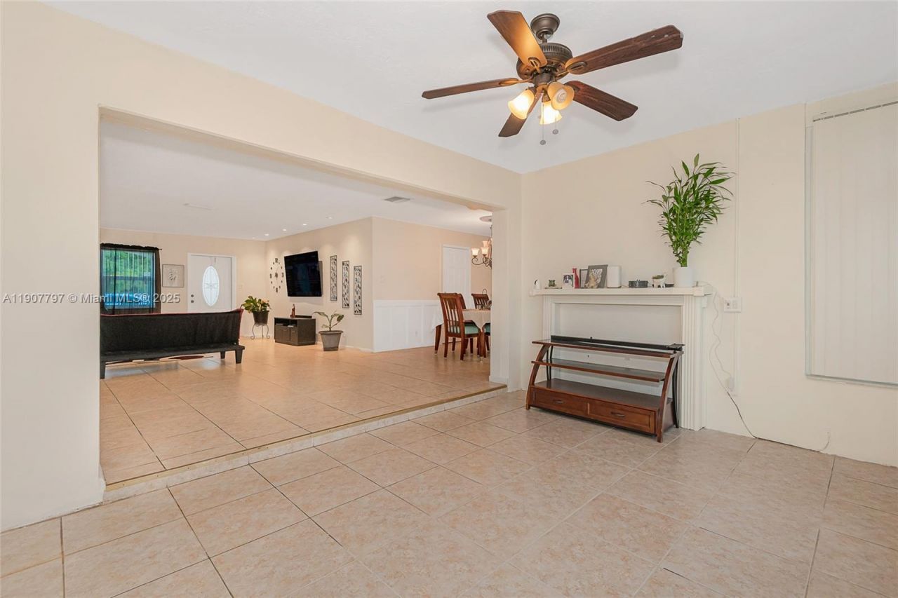 6903 NW 74th Pl, Tamarac, FL 33321 Photo