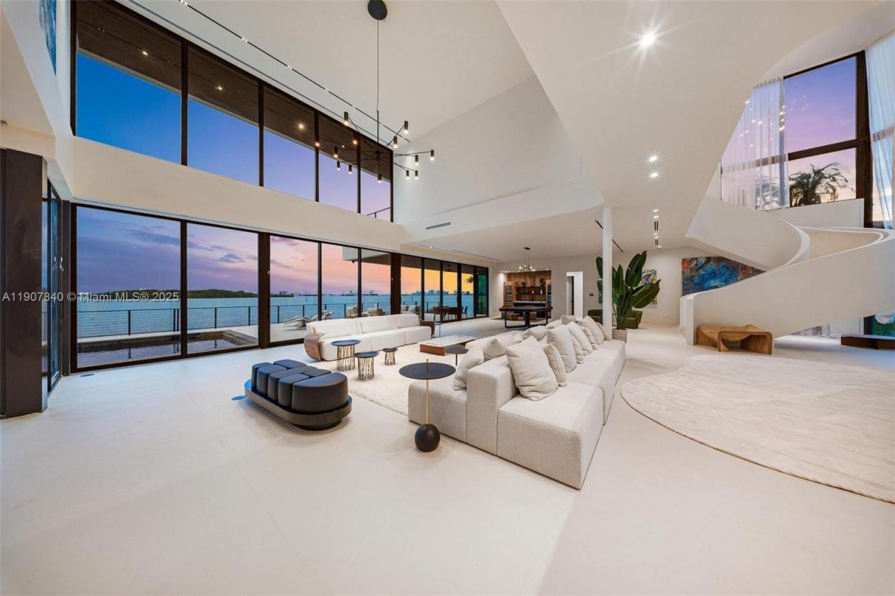 11400 N Bayshore Dr, North Miami, FL 33181 Photo