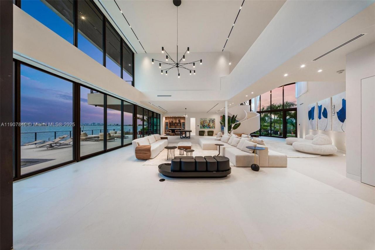 11400 N Bayshore Dr, North Miami, FL 33181 Photo