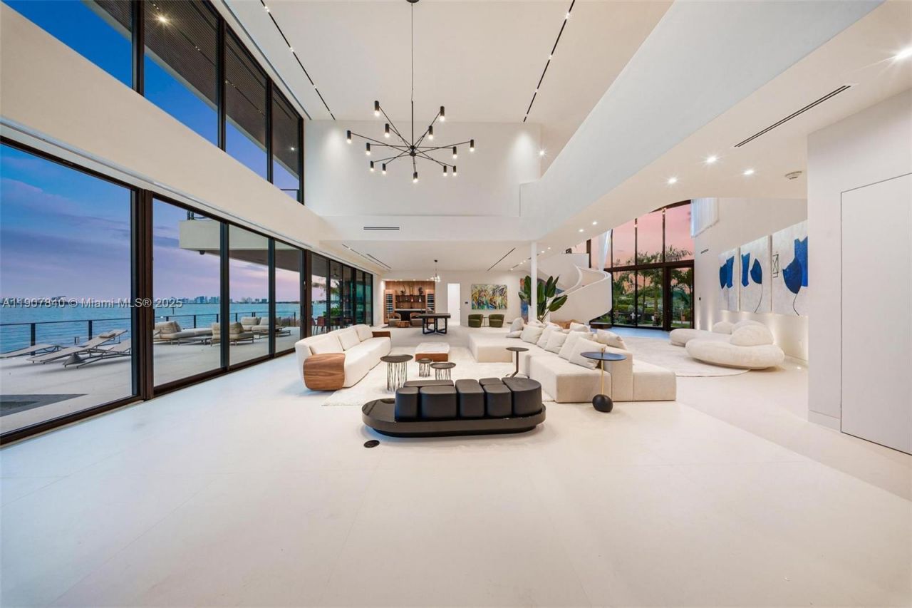 11400 N Bayshore Dr, North Miami, FL 33181 Photo