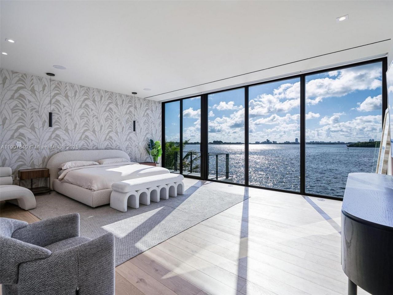 11400 N Bayshore Dr, North Miami, FL 33181 Photo