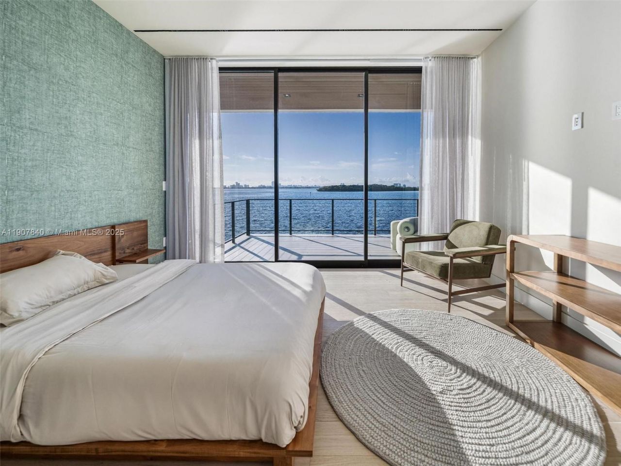 11400 N Bayshore Dr, North Miami, FL 33181 Photo