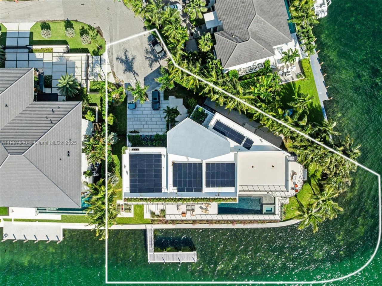 11400 N Bayshore Dr, North Miami, FL 33181 Photo