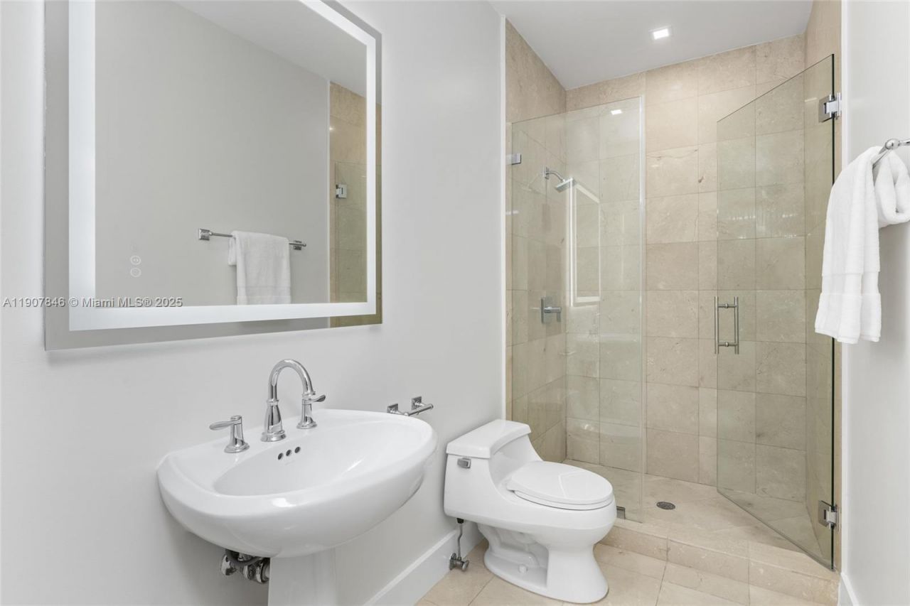 808 Brickell Key Dr, Unit 3901, Miami, FL 33131 Photo