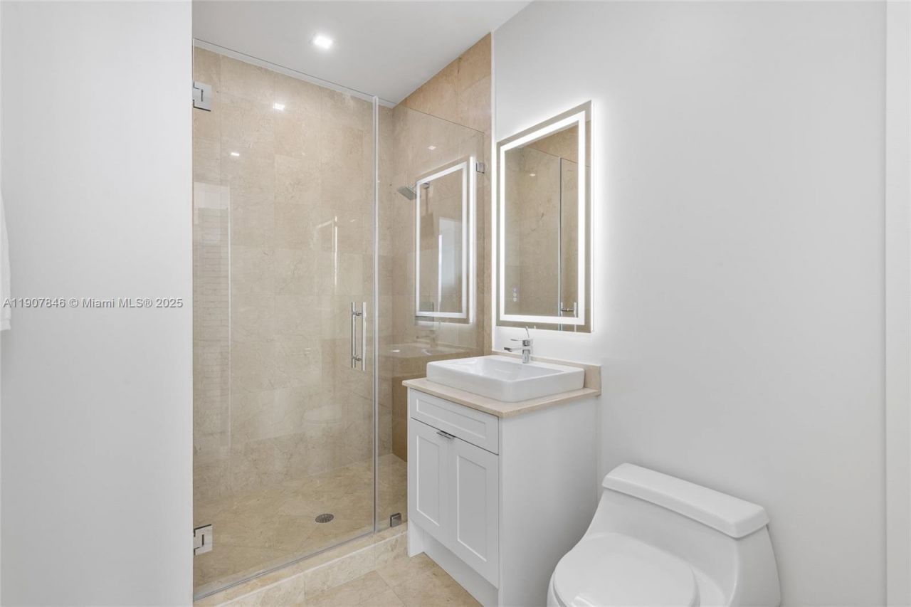 808 Brickell Key Dr, Unit 3901, Miami, FL 33131 Photo