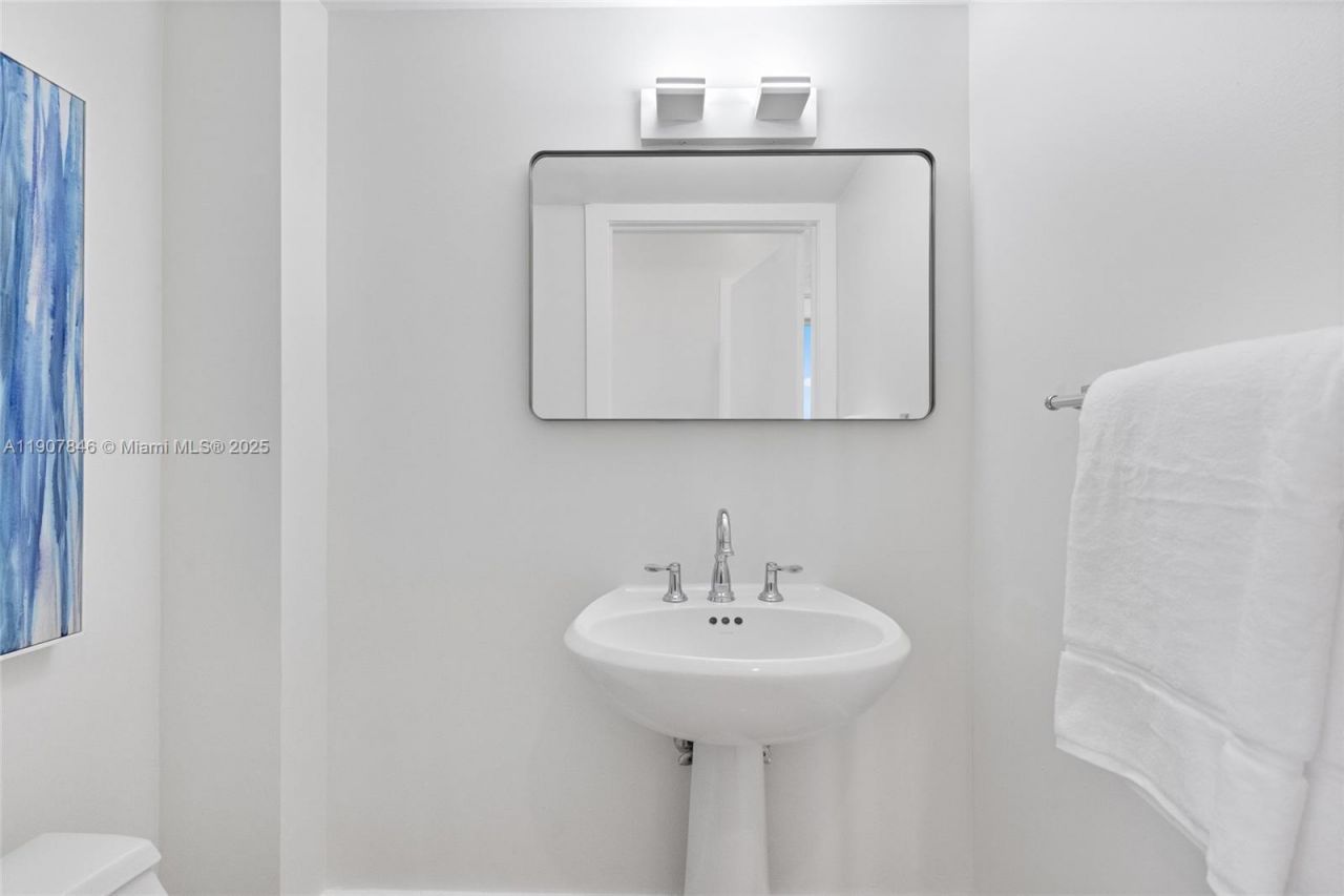 808 Brickell Key Dr, Unit 3901, Miami, FL 33131 Photo