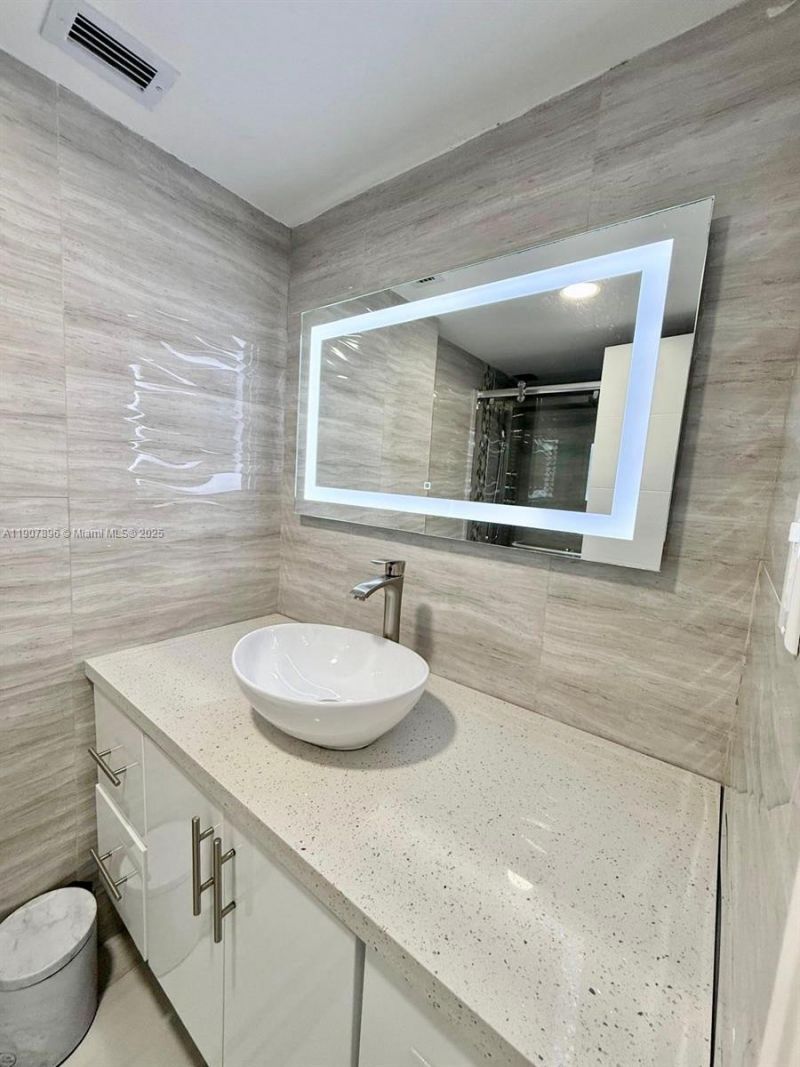 18051 Biscayne Blvd, Unit 1604, Aventura, FL 33160 Photo